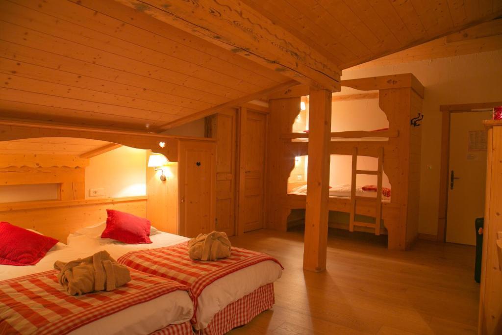 Hotel Fleur Des Neiges 3*